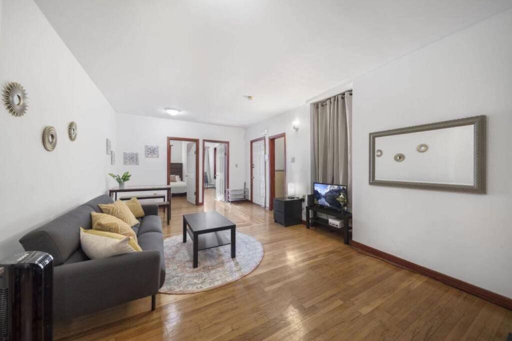 Furnished 3-bed 1-bath Private Apt In South End *