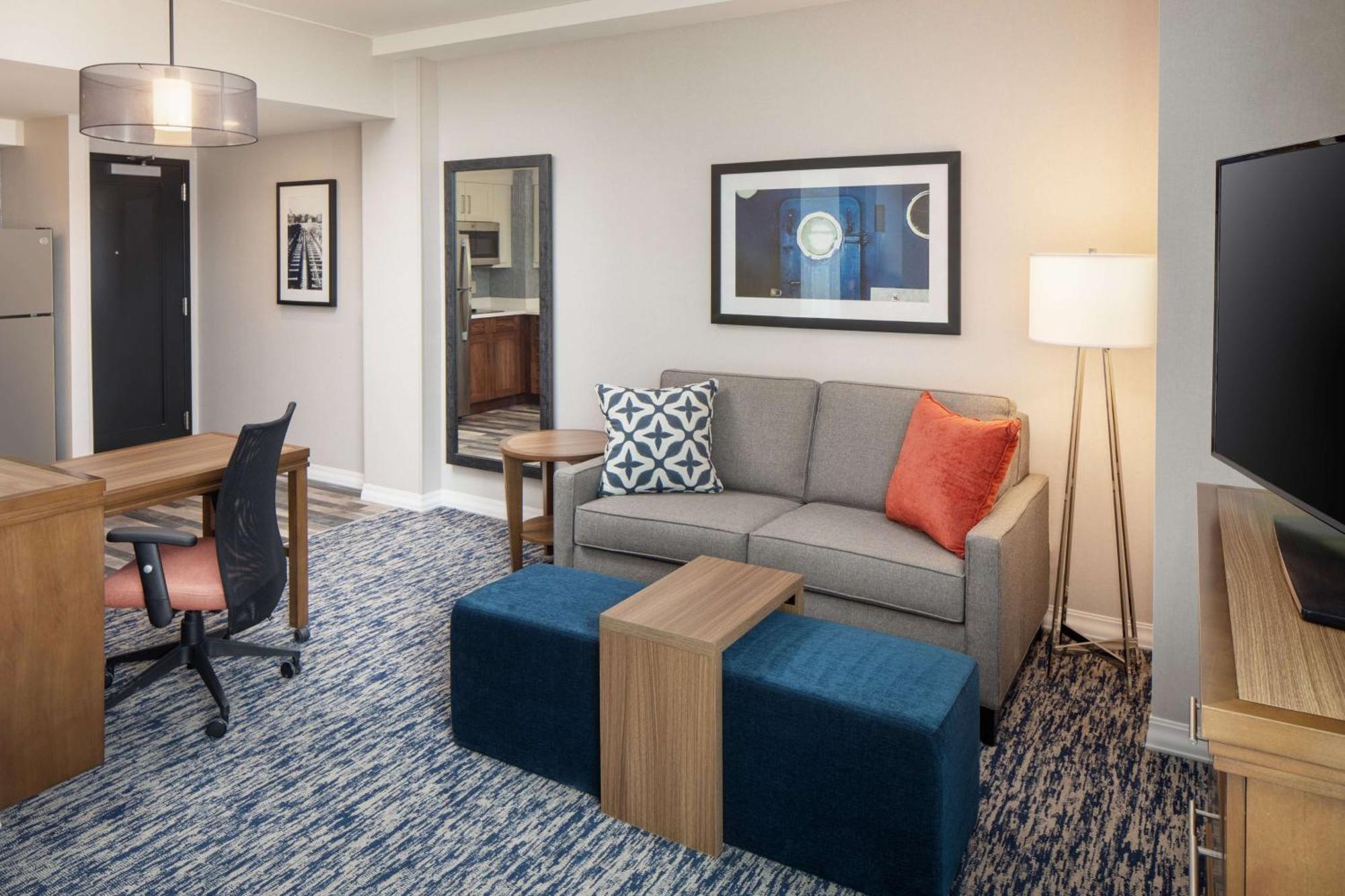Homewood By Hilton Seaport District Hotel 3*