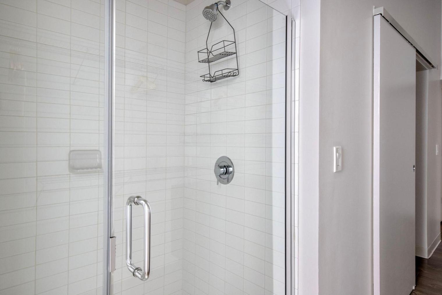 East Cambridge 2br W Gym Wd Nr Lechmere T Bos-893 Apartment *