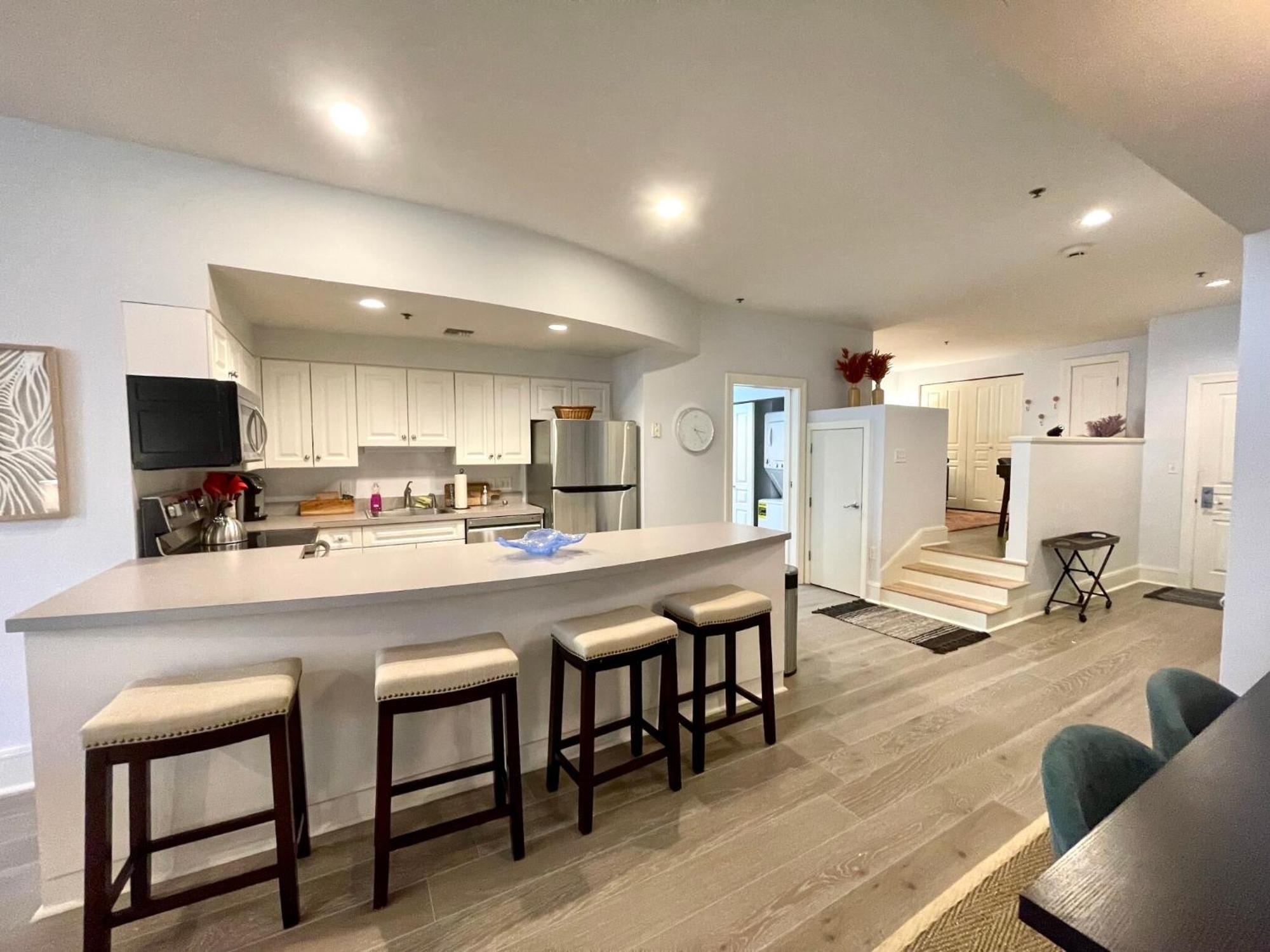 Luxury 1bed Loft, 2 Baths, Air, South End Apartment *