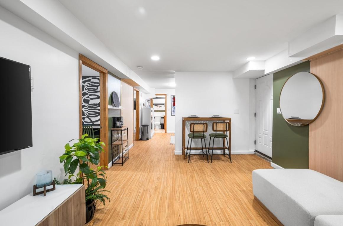 Modern 2 Bed Apt Mins To Fenway 5 Min To Train Apartment Boston