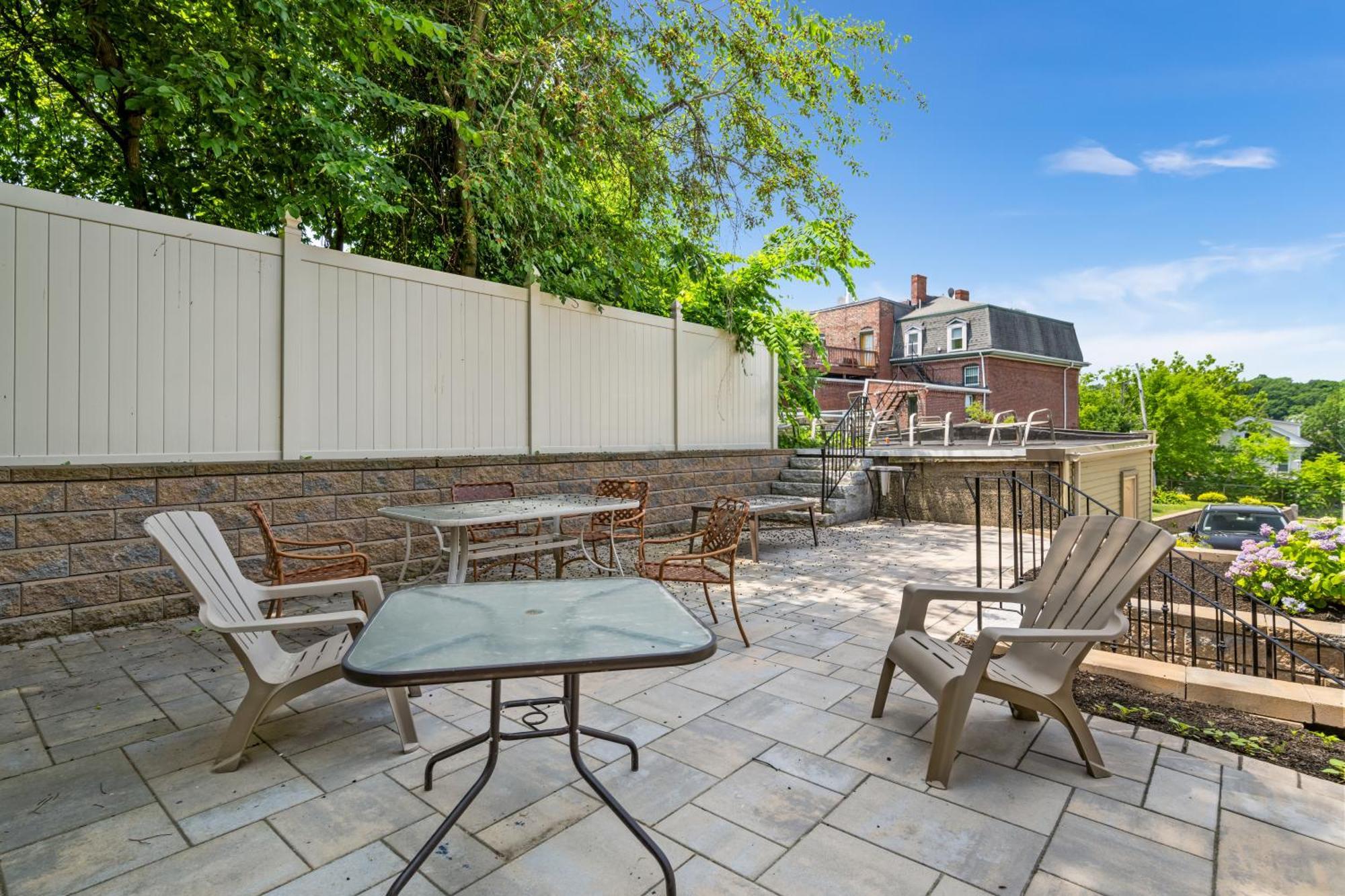 Modern 2 Bed Apt Mins To Fenway 5 Min To Train Boston