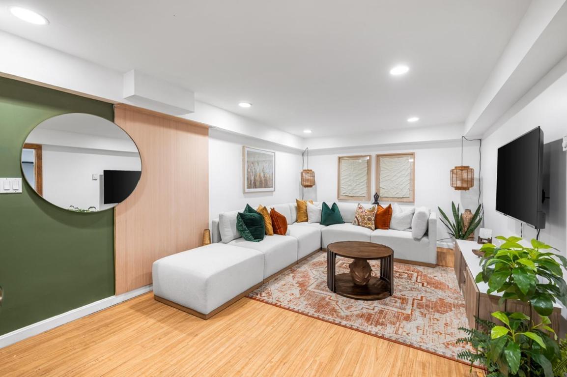 Modern 2 Bed Apt Mins To Fenway 5 Min To Train *