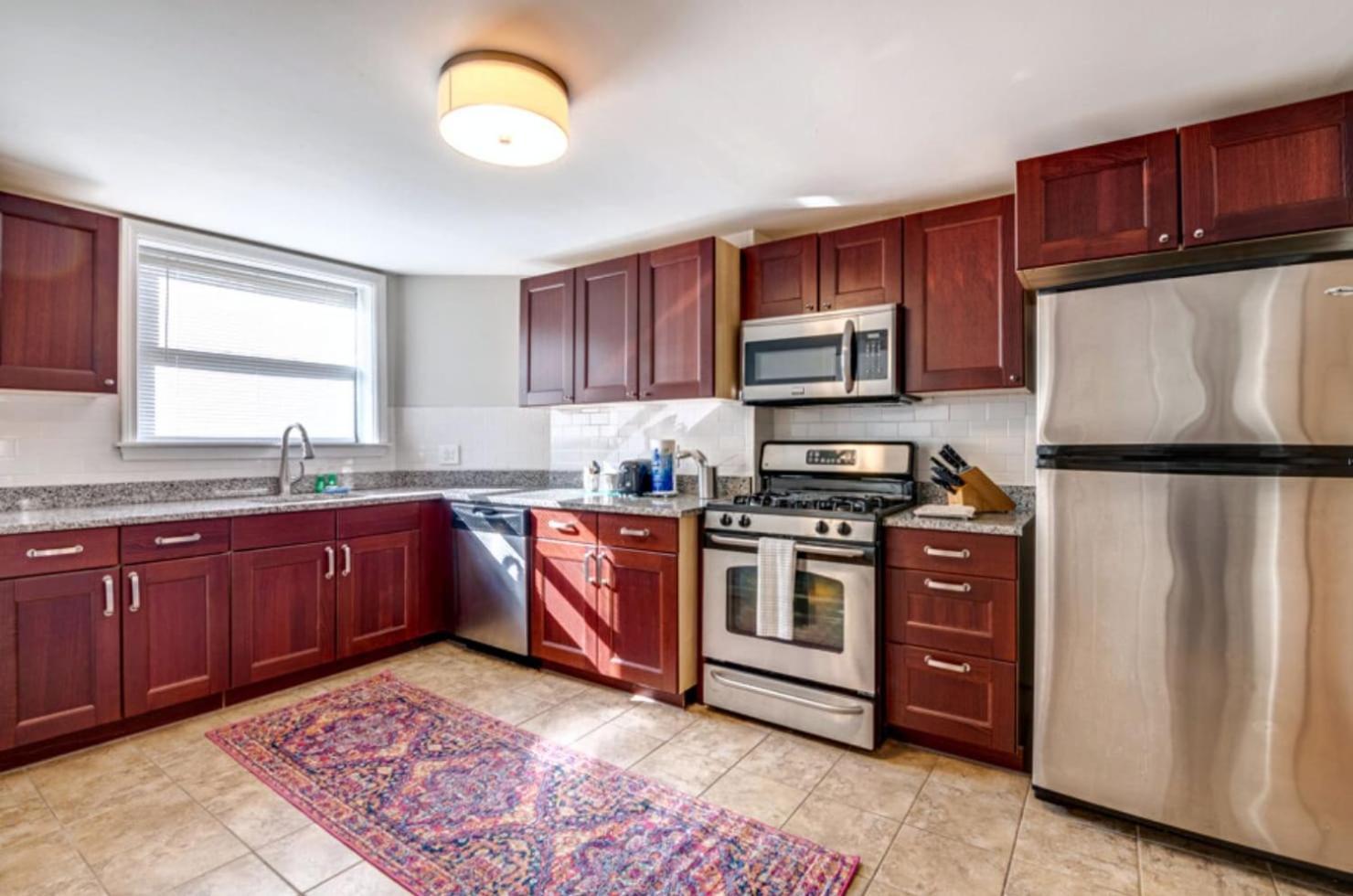 Apartment Spacious In North End *