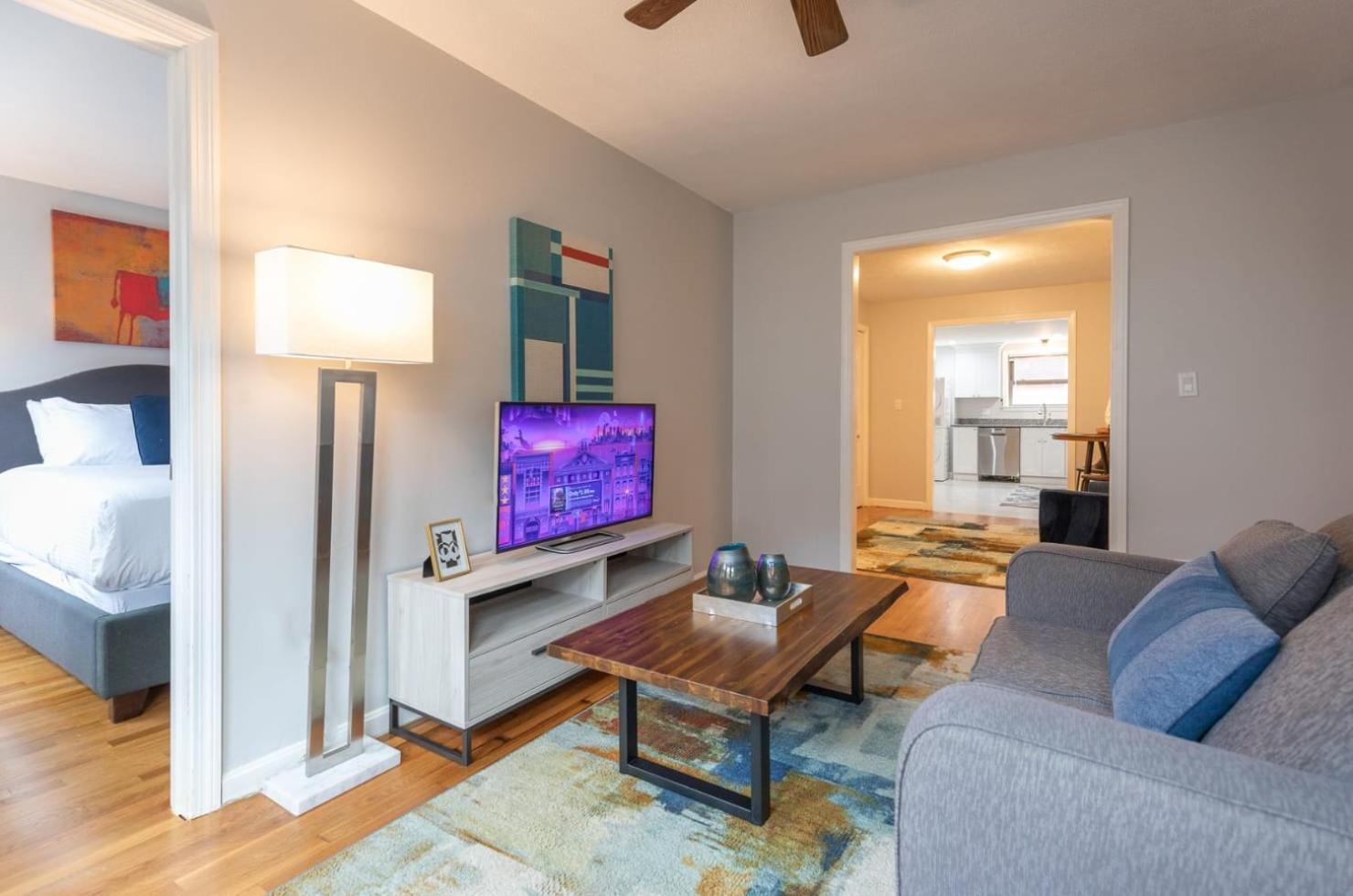 Entire Near Wharf Apartment *