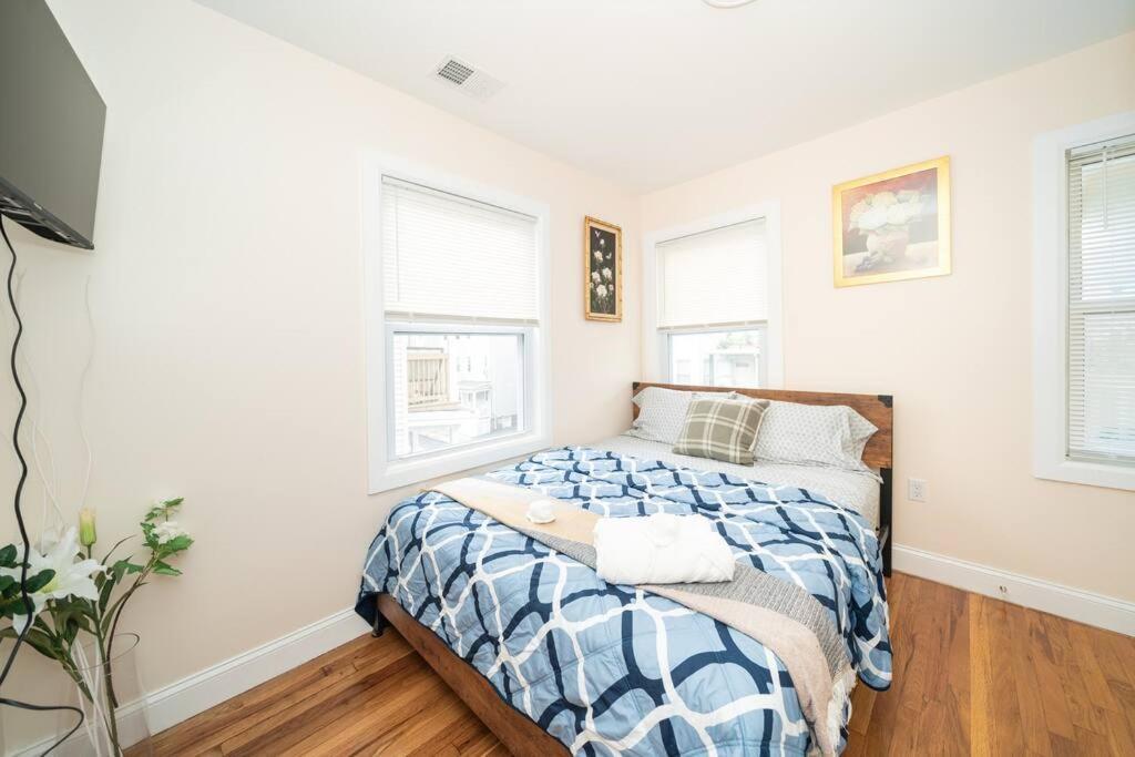 Tranquil 3Br Boston Apt W Balcony, Parking, Bathtub Near Franklin Park Zoo 303 Apartment Boston