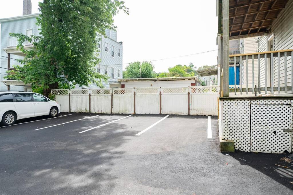Tranquil 3Br Boston Apt W Balcony, Parking, Bathtub Near Franklin Park Zoo 303 * Boston