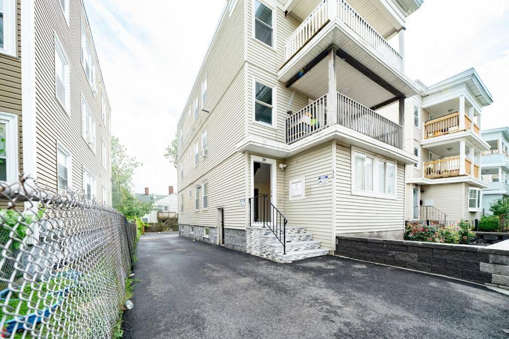 Apartment Tranquil 3Br Boston Apt W Balcony, Parking, Bathtub Near Franklin Park Zoo 303