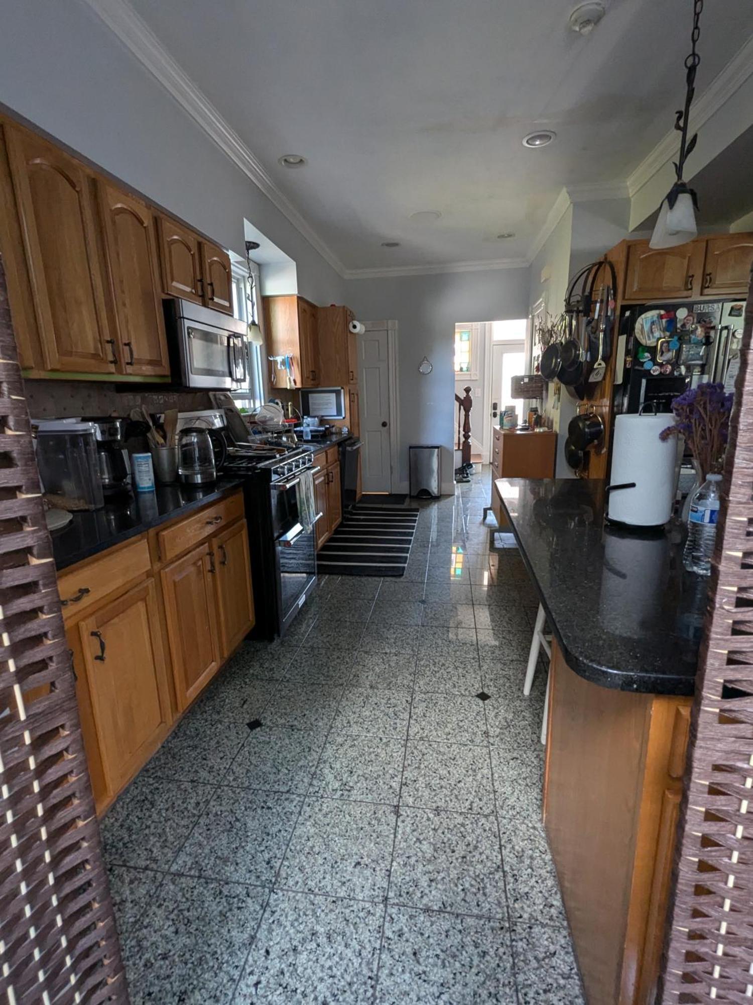 Large W/ Private Bath,great Location Homestay