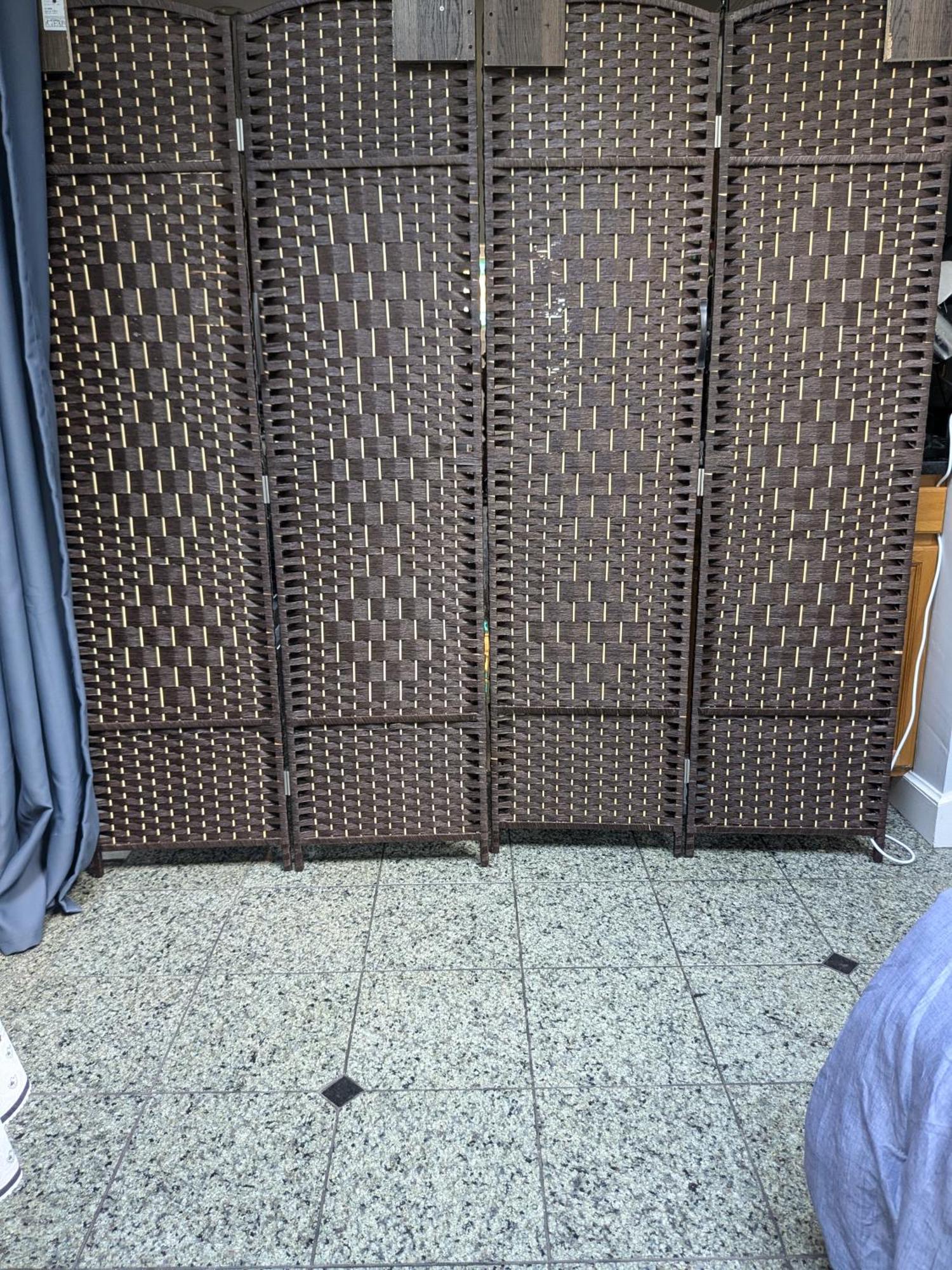 Large W/ Private Bath,great Location