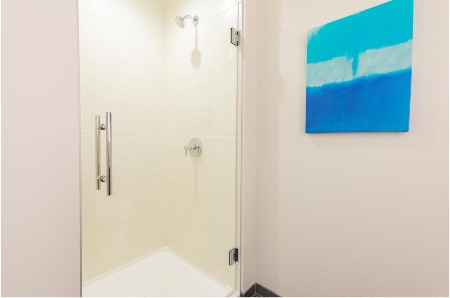 Chic Seaport With Pool Apartment Boston