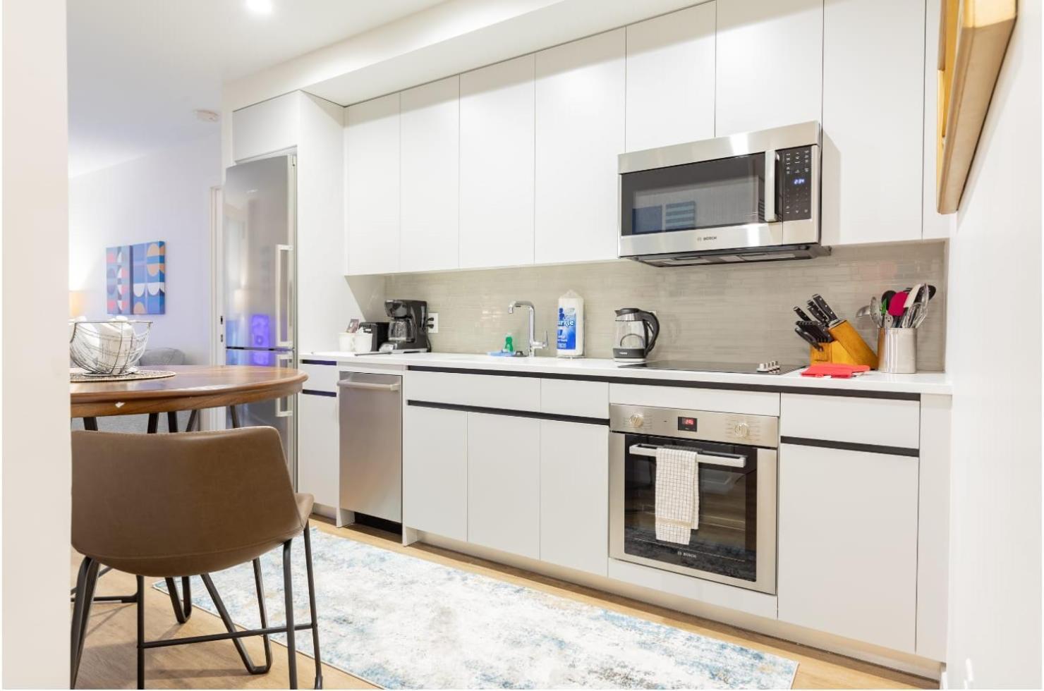 Chic Seaport With Pool Boston