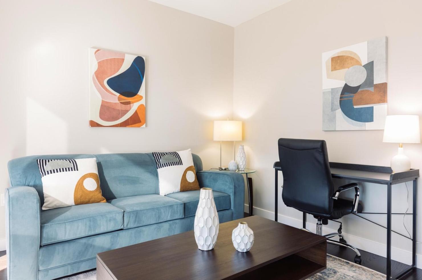 Bright & Modern Downtown Seaport *