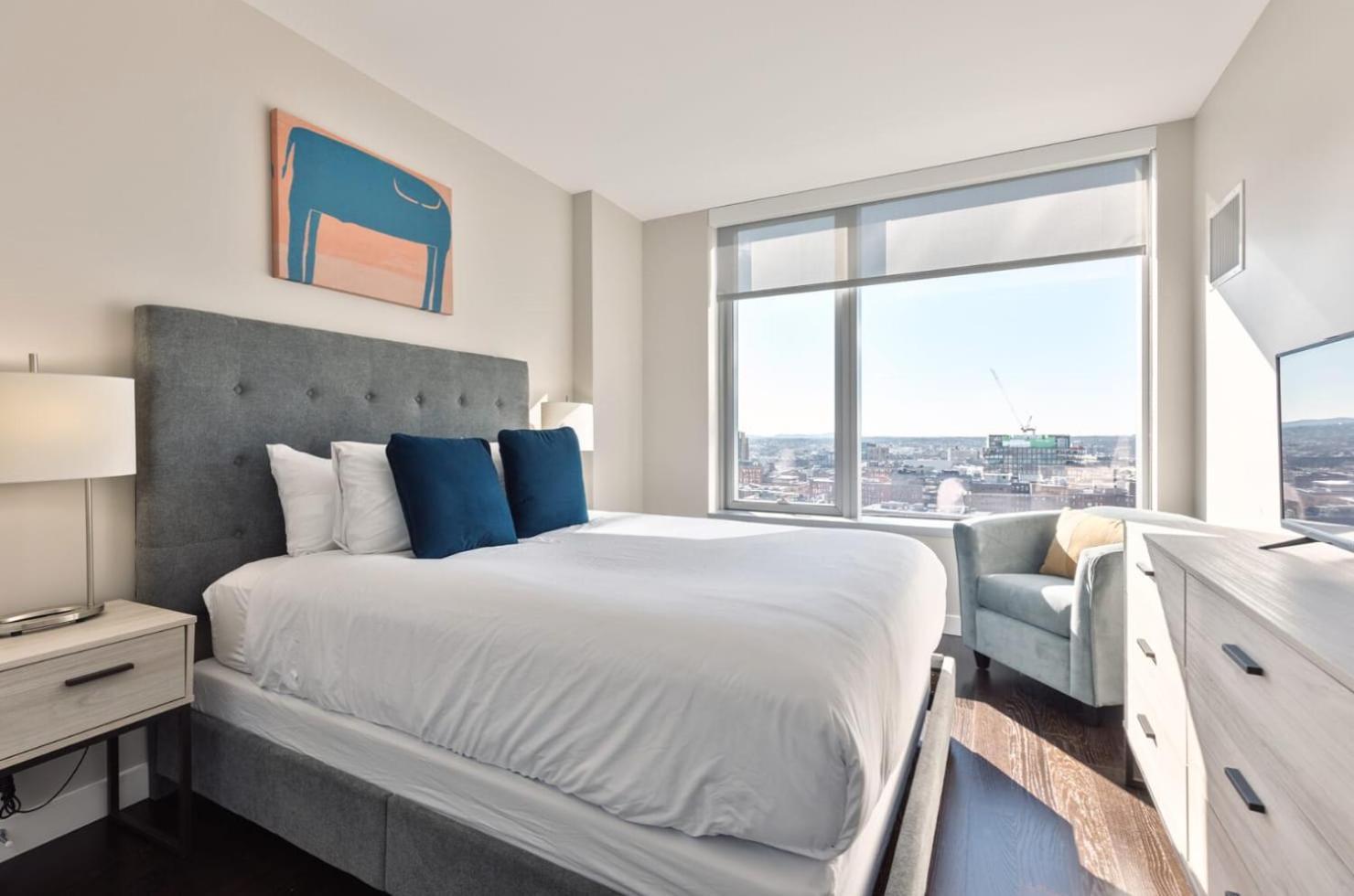 Bright & Modern Downtown Seaport * Boston