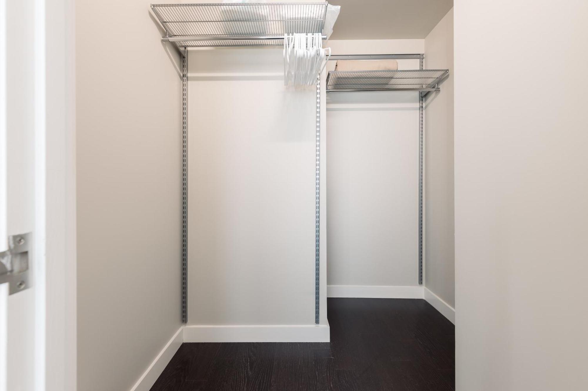 Bright & Modern Downtown Seaport Apartment