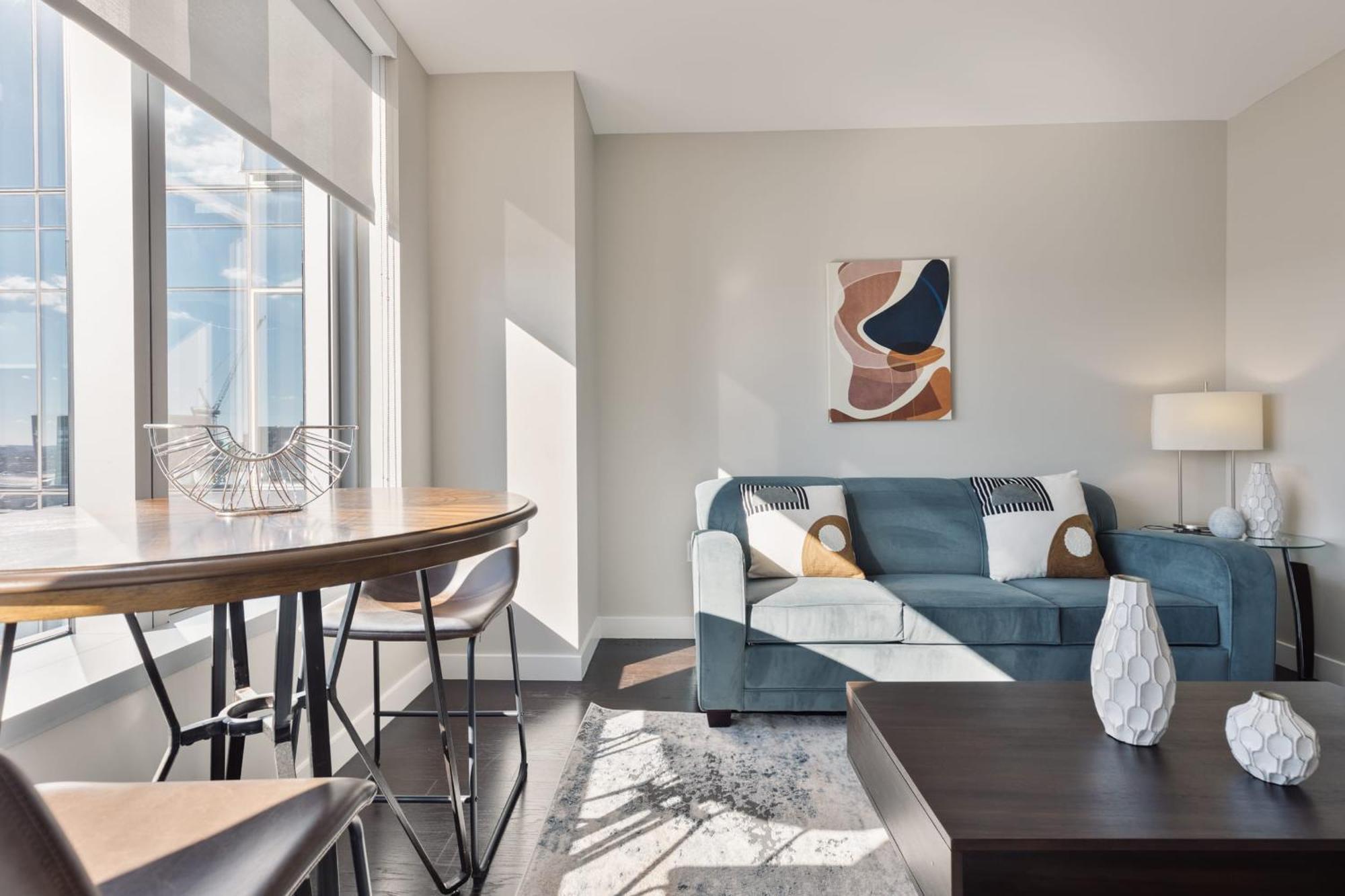 Bright & Modern Downtown Seaport Apartment