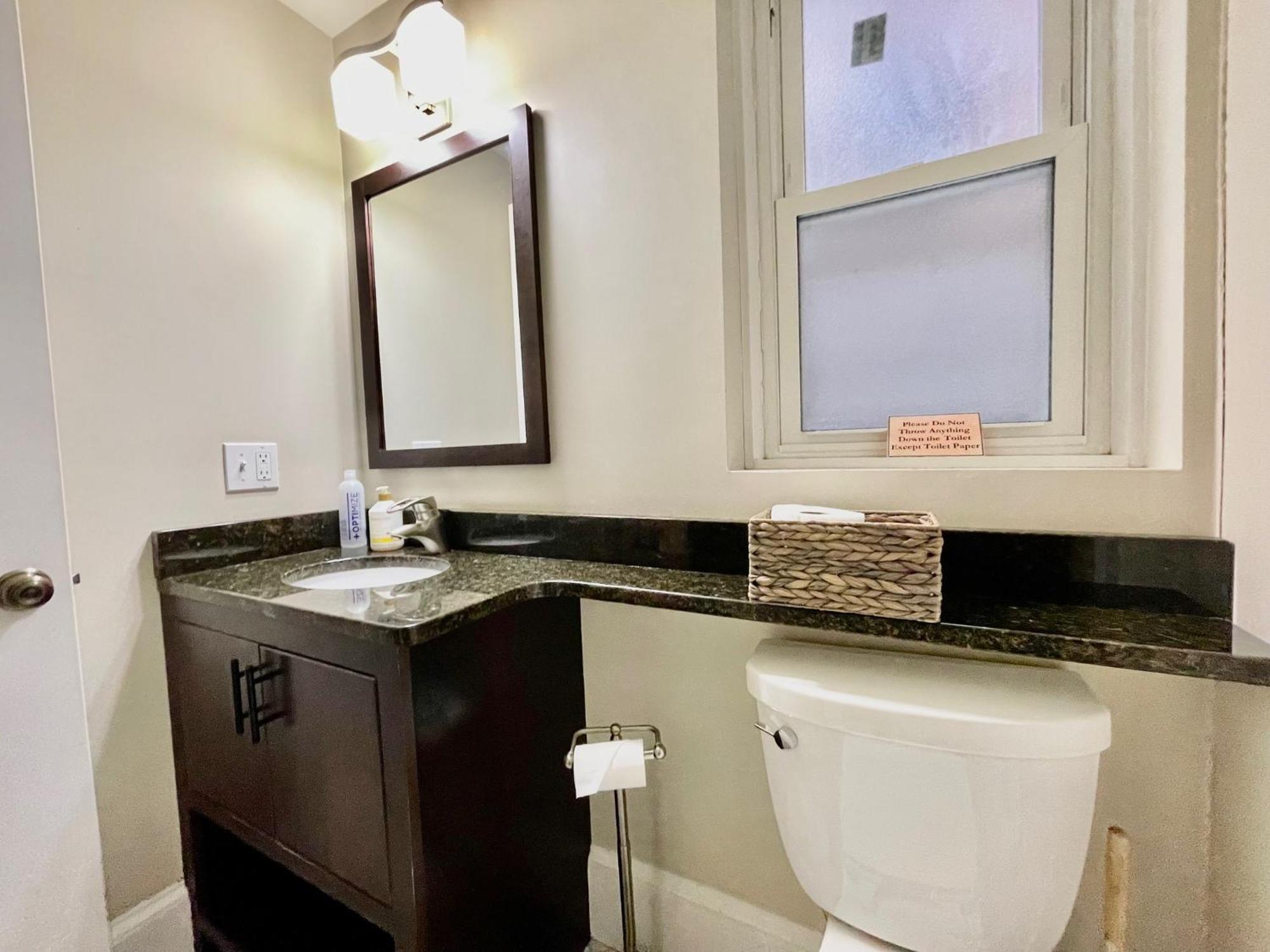 Apartamento Beautiful 3br 3ba Duplex Parking Location