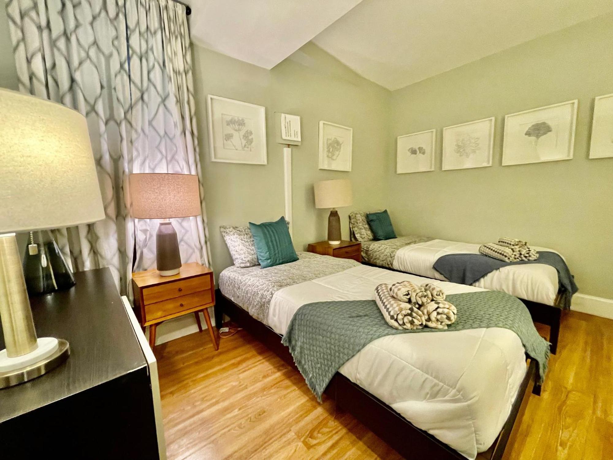 Apartamento Beautiful 3br 3ba Duplex Parking Location *