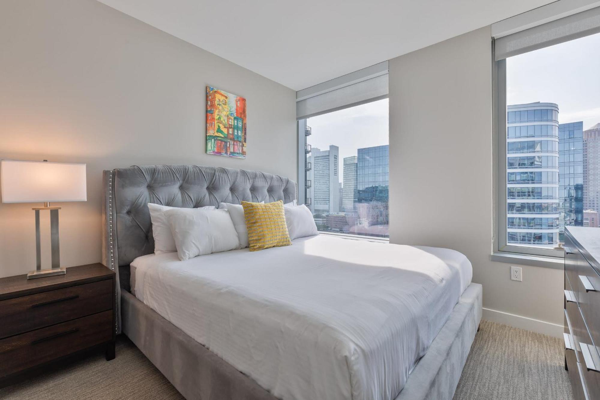 Luxury With Balcony In Seaport Apartment Boston