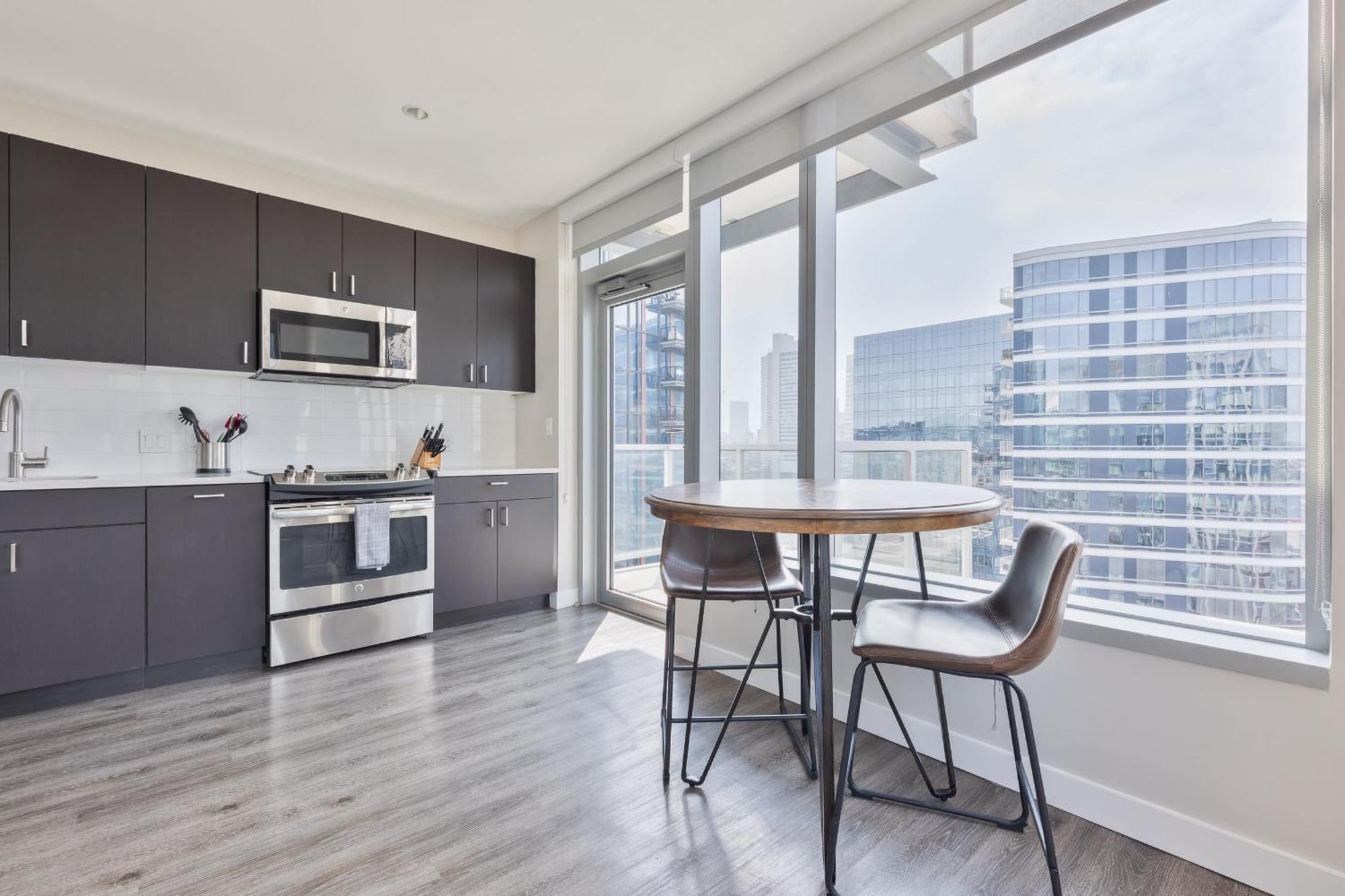 Apartment Luxury With Balcony In Seaport Boston