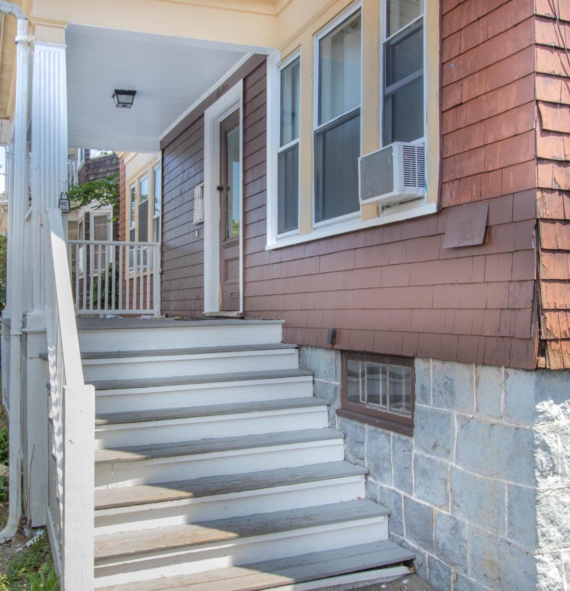 Apartment Queen Stands For Regina *