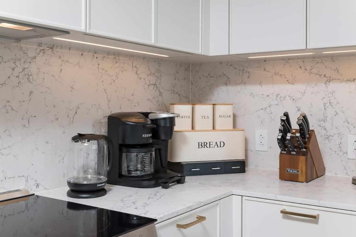 Back-bay Penthouse Downtown & Parking & Gym Apartment Boston