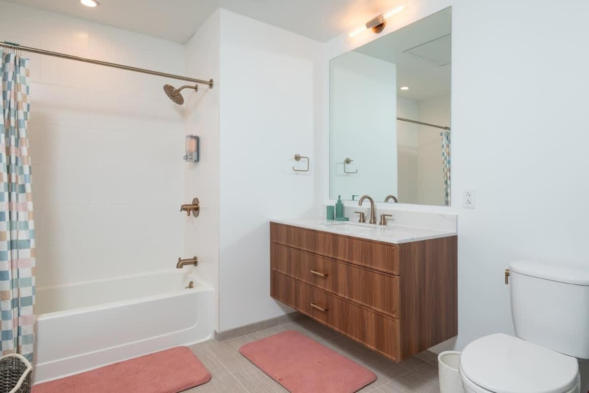Back-bay 2br Penthouse W Roof And Gym Apartamento