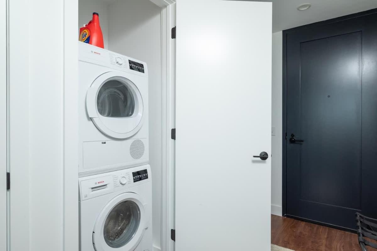 Back-bay 2br Penthouse W Roof And Gym Boston