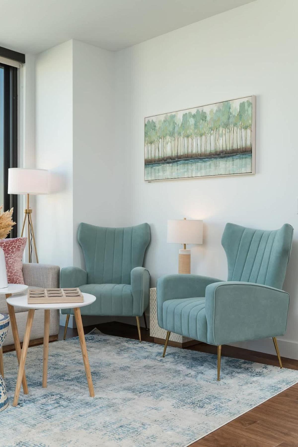 Back-bay Penthouse Downtown & Parking & Gym