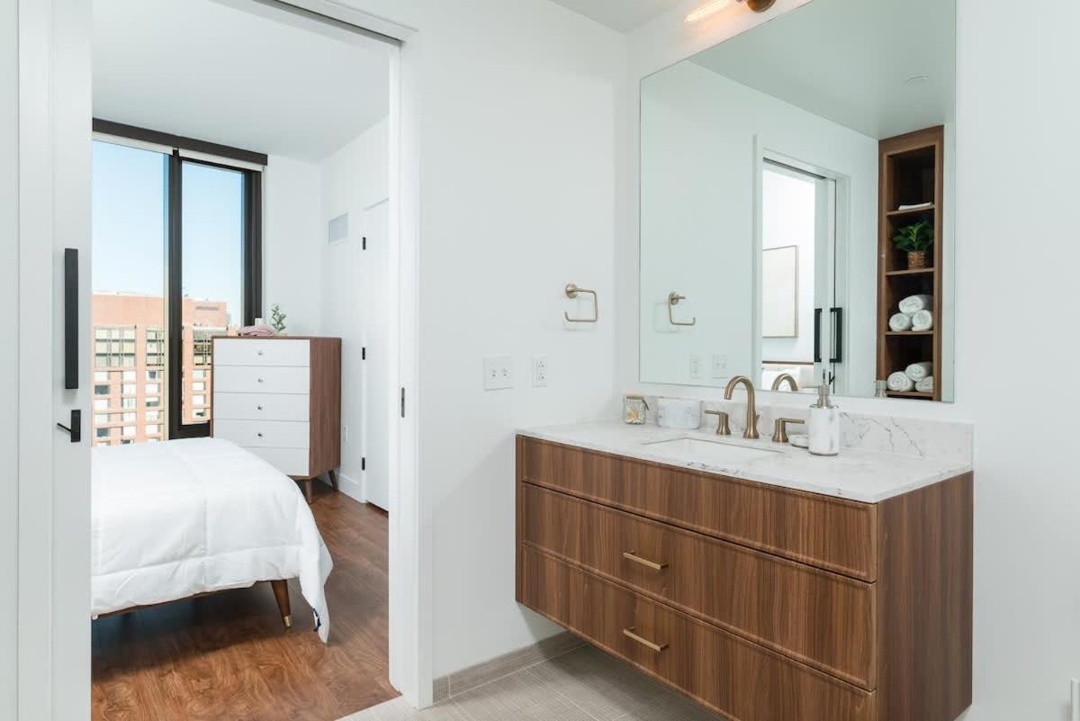 Back-bay Penthouse Downtown & Parking & Gym Boston