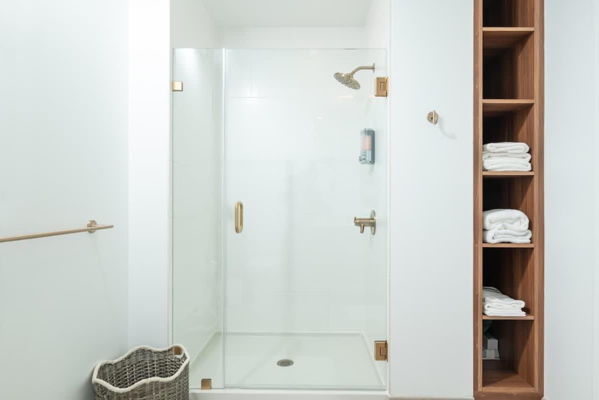 Back-bay 2br Penthouse W Roof And Gym *