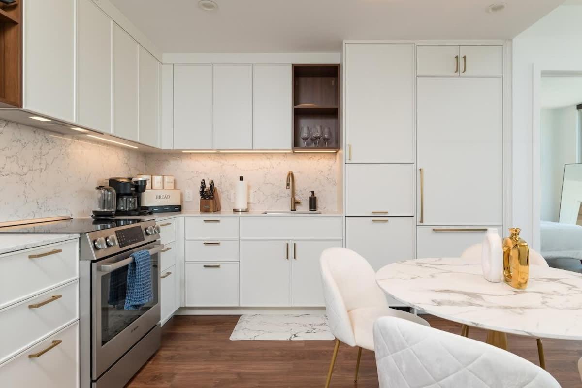 Back-bay Penthouse Downtown & Parking & Gym Apartment Boston