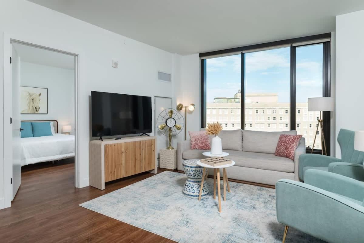 Apartment Back-bay Penthouse Downtown & Parking & Gym *