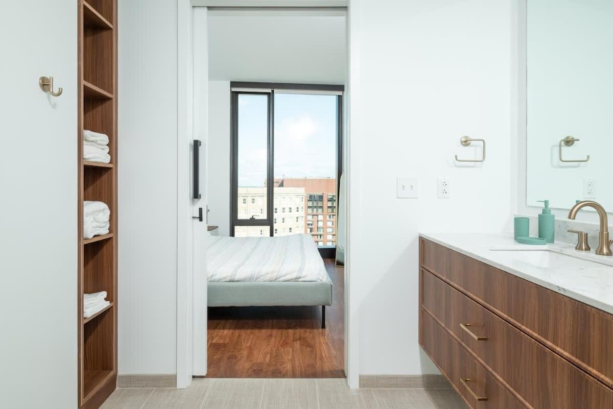 Back-bay 2br Penthouse W Roof And Gym Apartamento