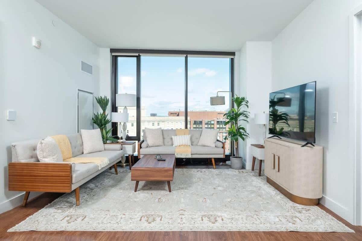 Back-bay 2br Penthouse W Roof And Gym Boston