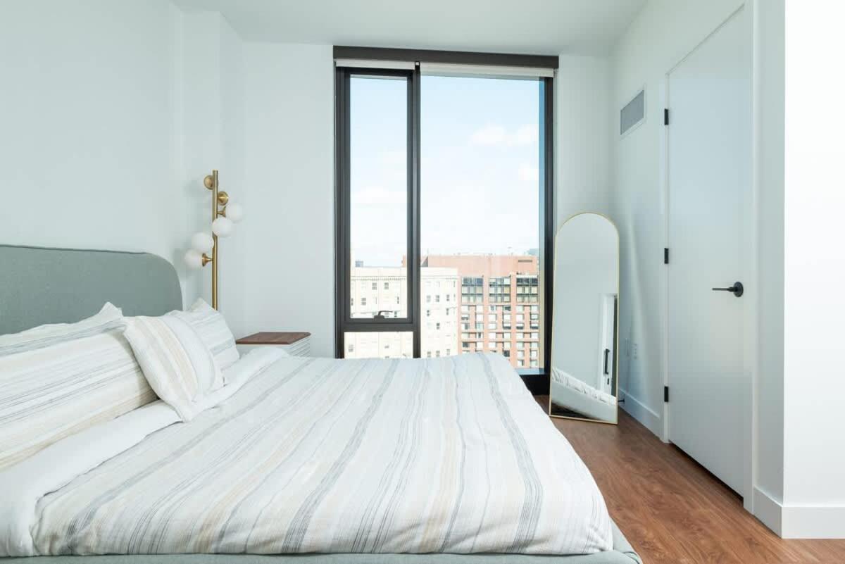 Back-bay 2br Penthouse W Roof And Gym *