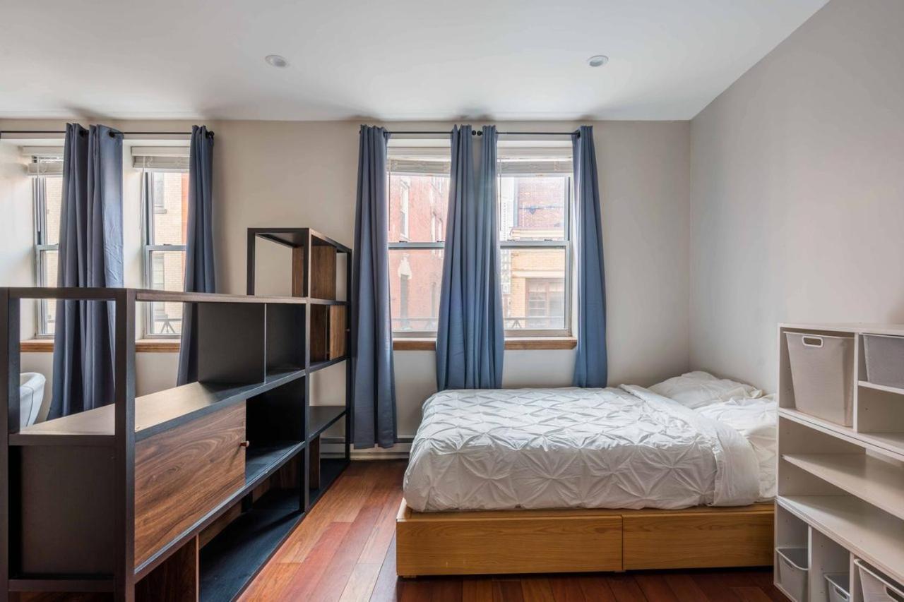 Functional 970 Apartment