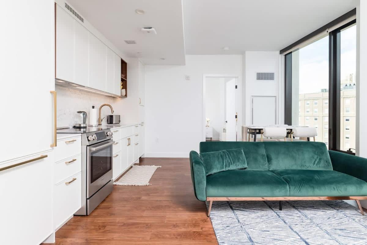 Apartment Back-bay 2br W Roof Gym Parking Boston