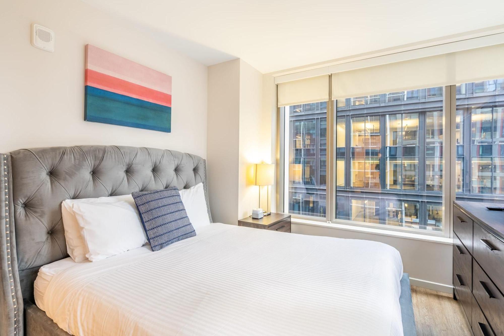 Modern With Gym And Pool Apartment *