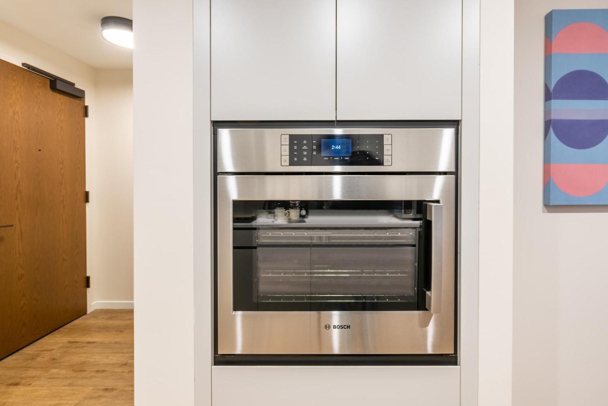 Modern With Gym And Pool