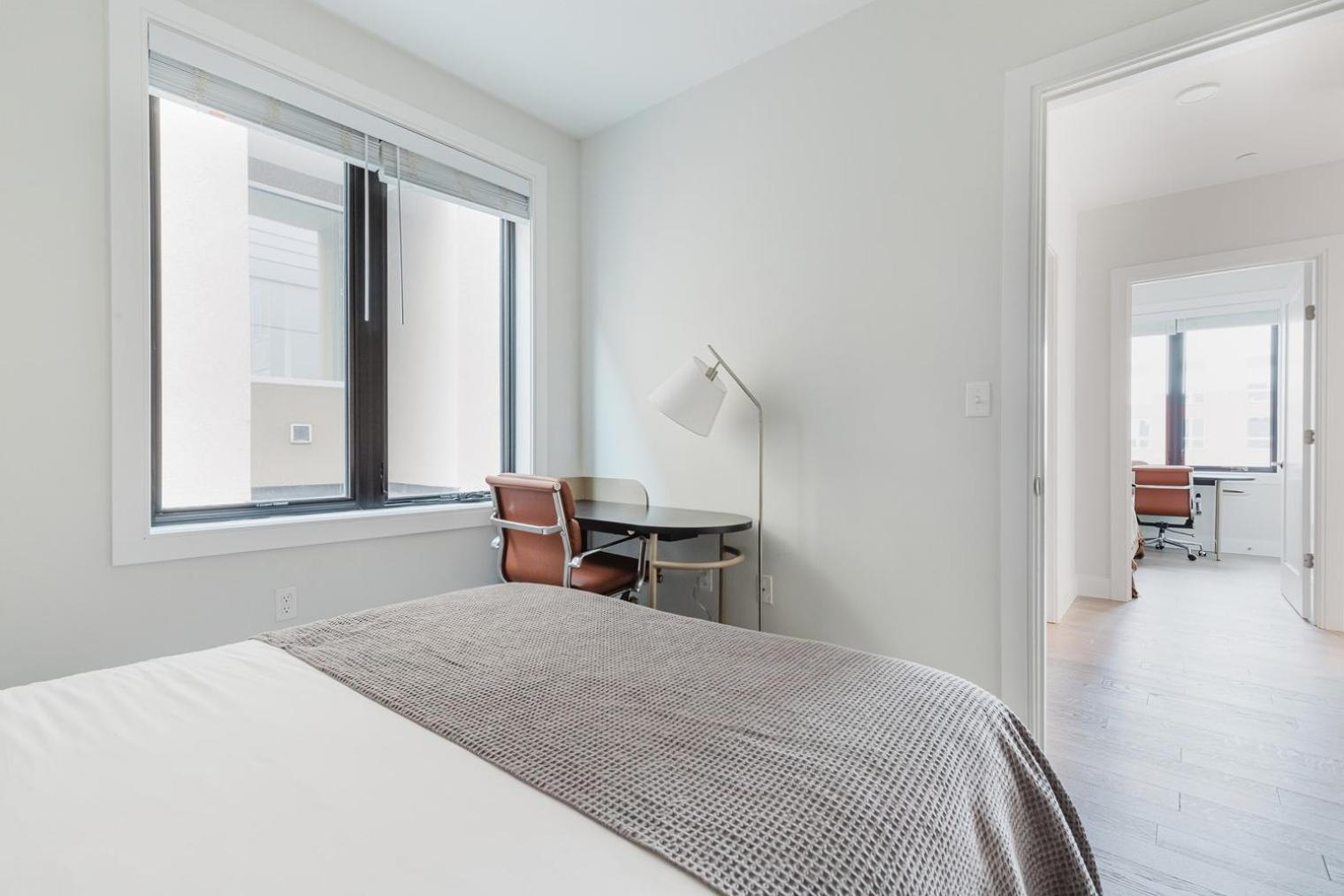 Blueground East 2bd Bos-1126