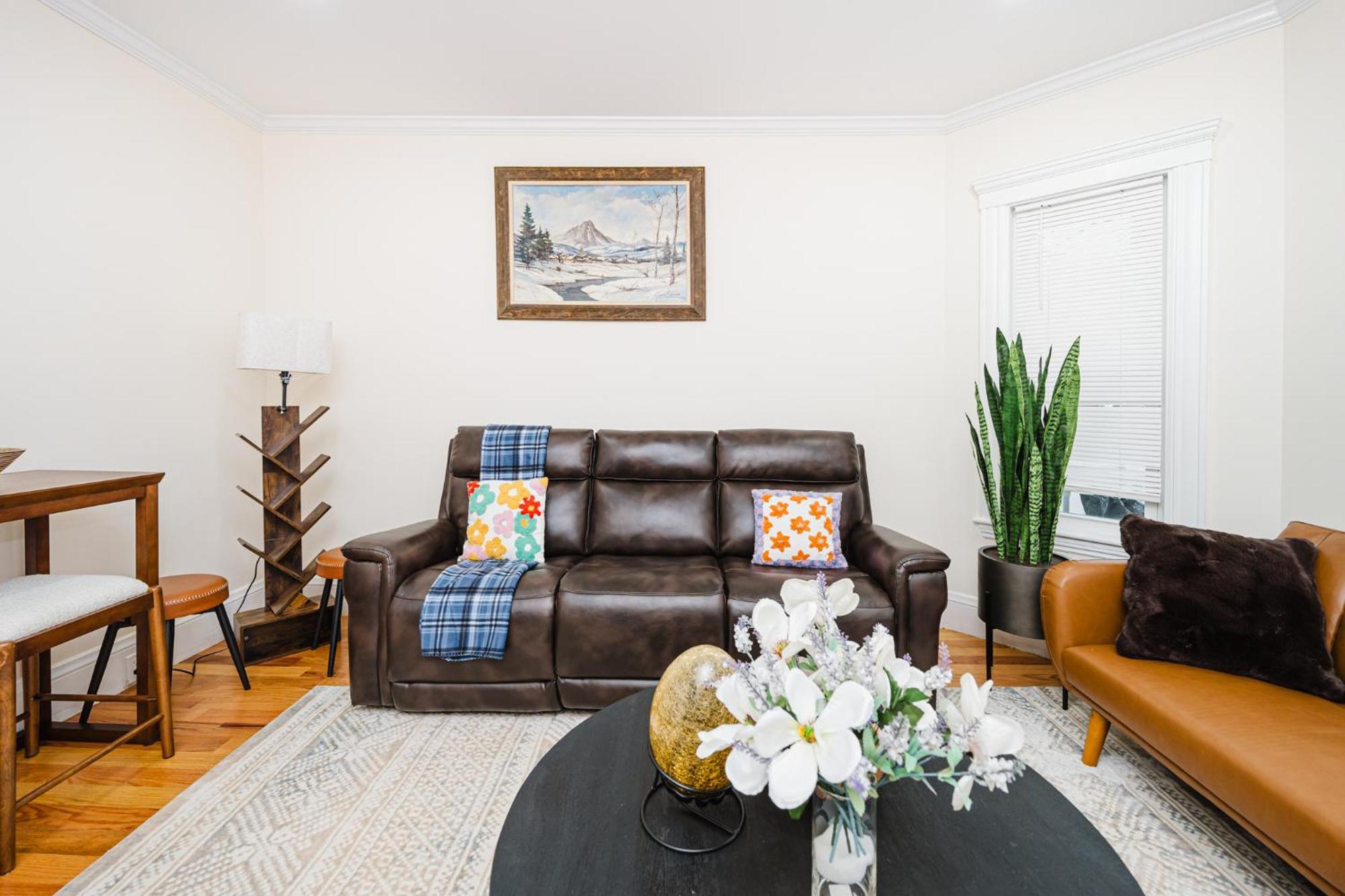 76 Carruth - 4br Cozy And Lovely Appartement