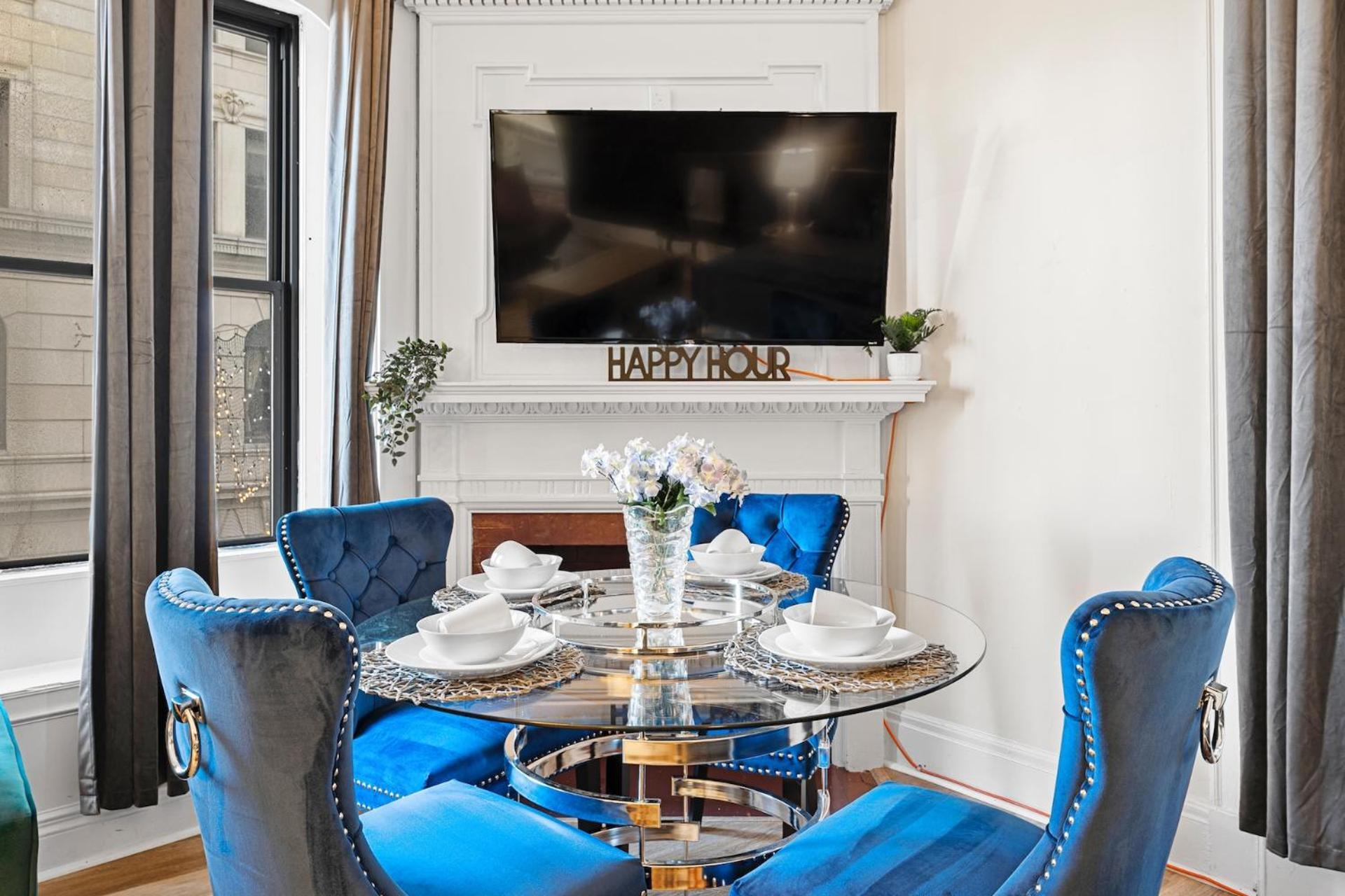 Apartment Furnished In Downtown *