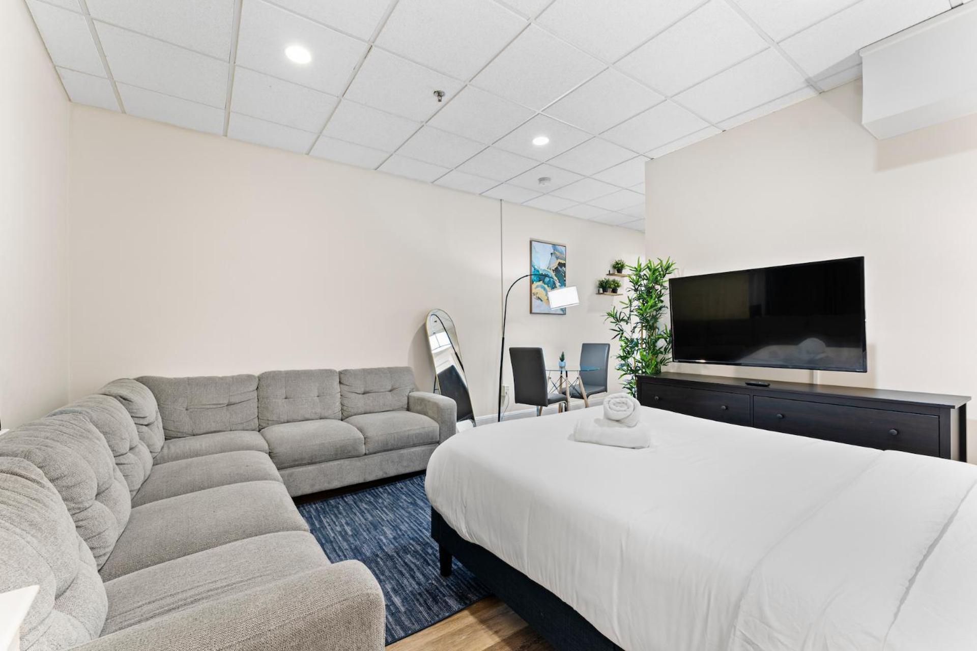 Furnished In Downtown Apartment