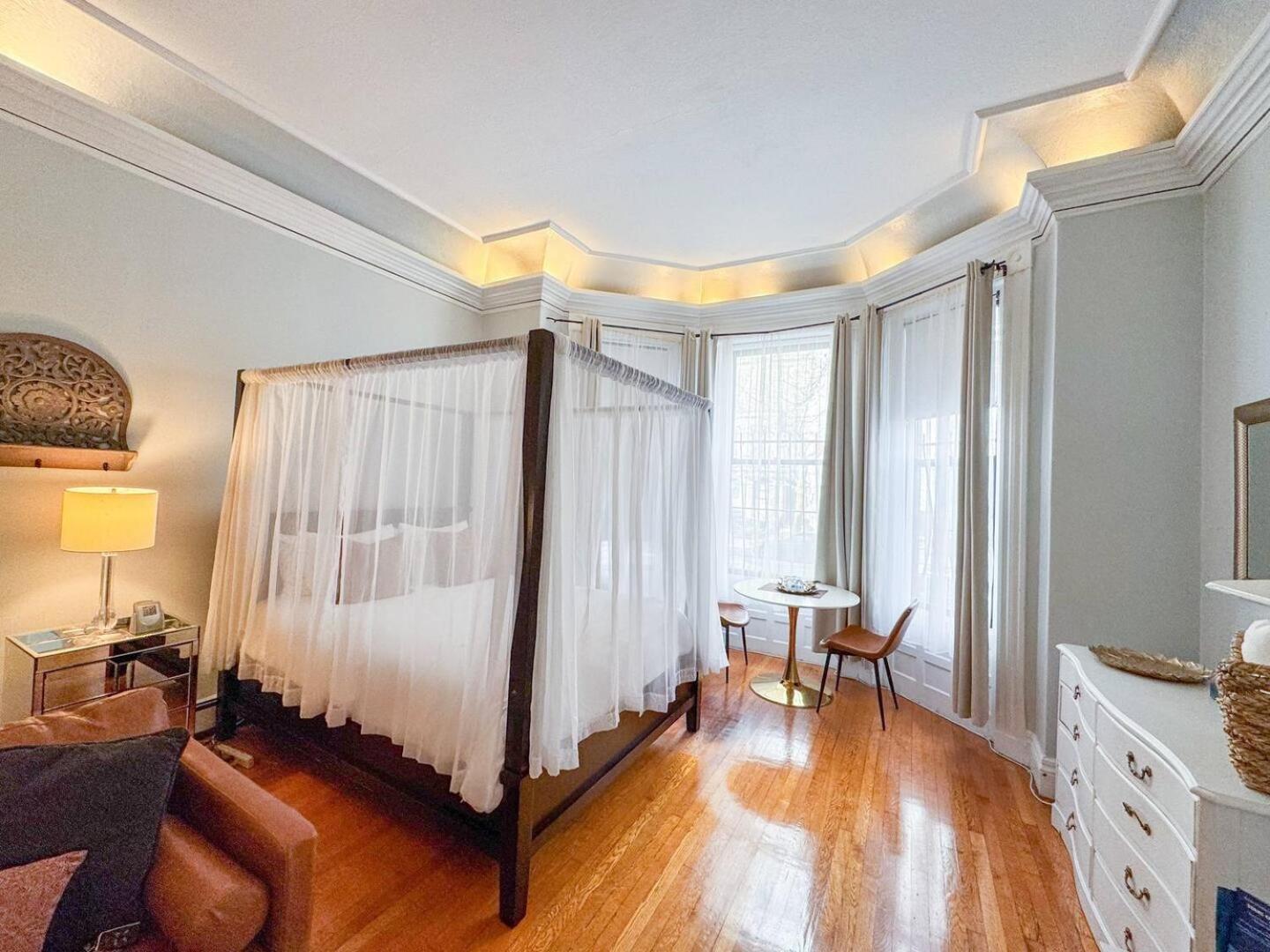 Apartamento Brownstone Oversized Furnished In Back Bay *