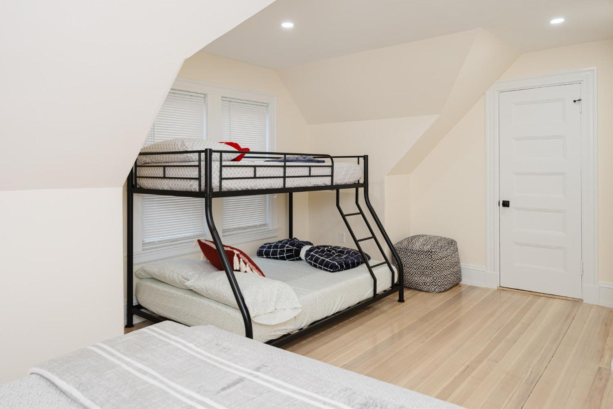 76-2 5br Cozy In Apartment Boston