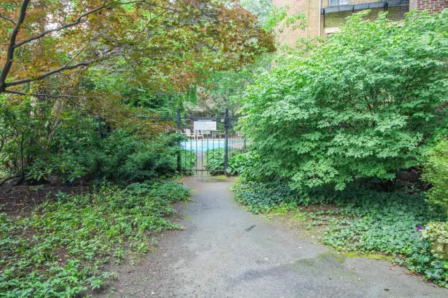 Apartment Sun-filled Unit, Elevator, Pool, College