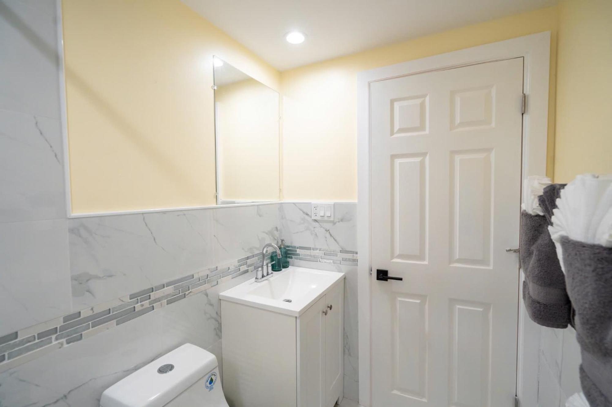 Apartment Tranquil 3Br Boston Apt W Balcony, Parking, Bathtub Near Franklin Park Zoo 303 *
