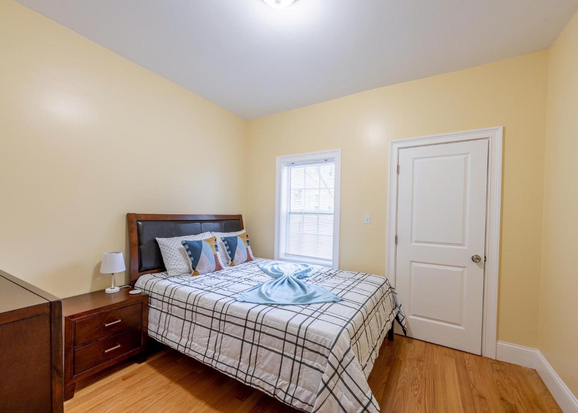 233-1 4br - Cozy Near Mbta Station * Boston