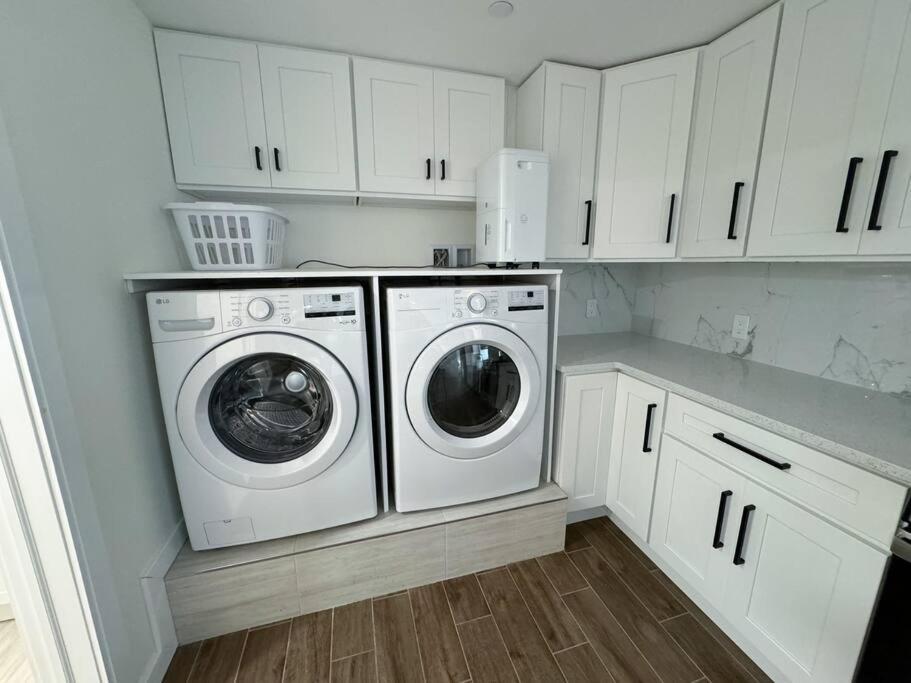 Modern 3-bedroom Gem Near Col, Pvt Entrance *